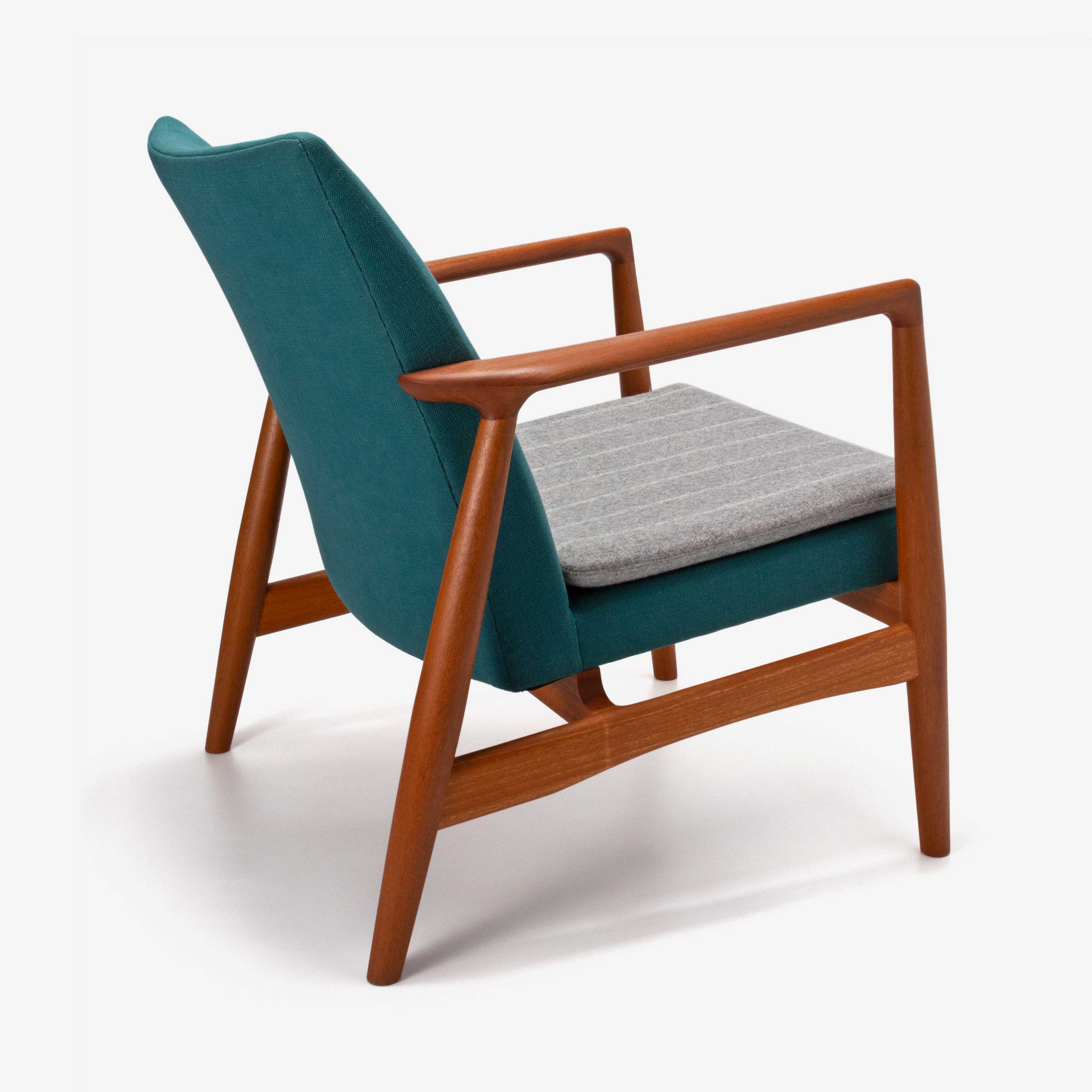 Greenough Chair_ushiro