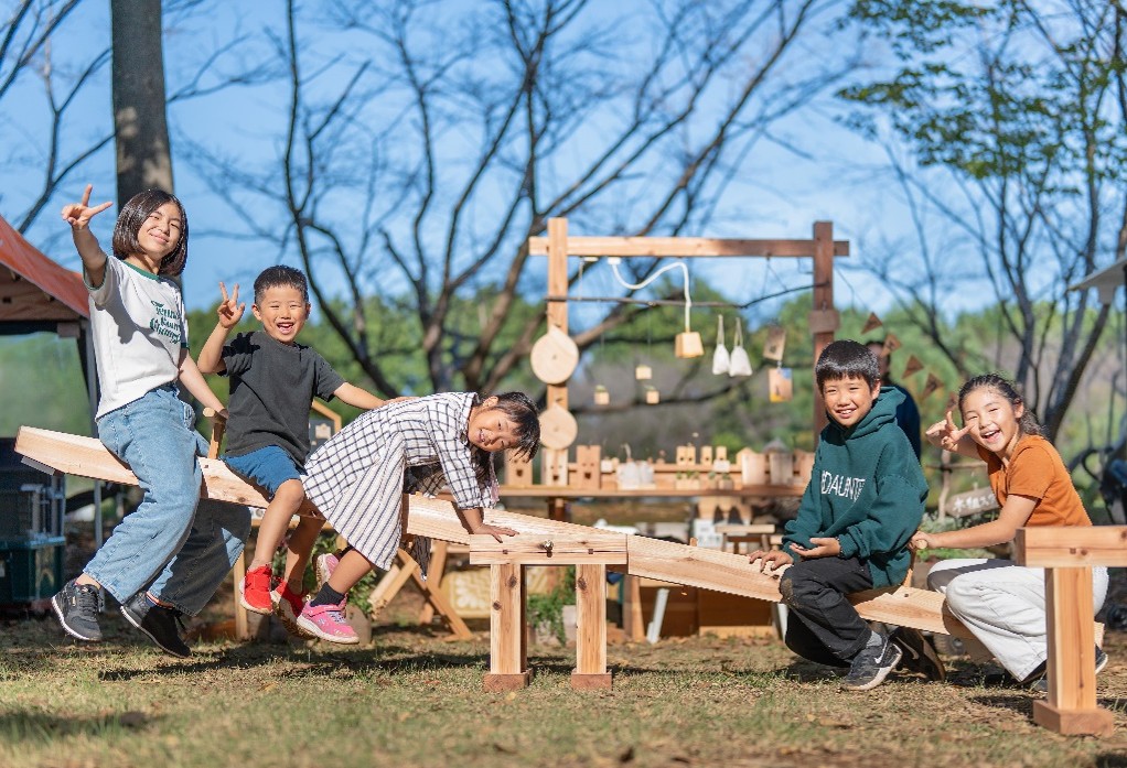 組み立て式木製遊具「ツギタシーソー」